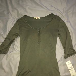 size small green quarter zip and sleeve shirt